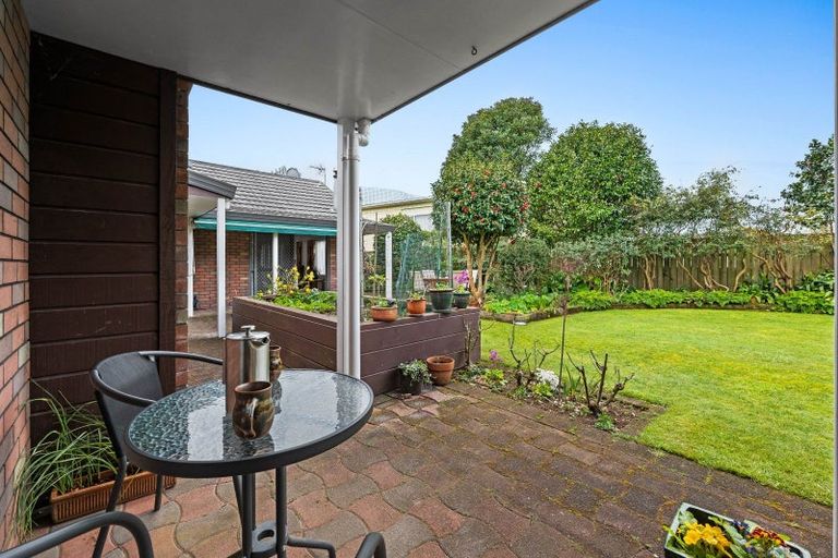 Photo of property in 35 Manu Crescent, Upper Vogeltown, New Plymouth, 4310