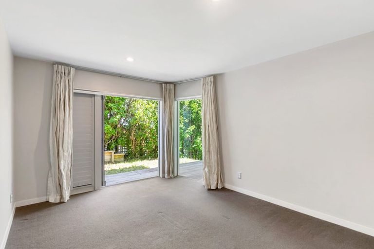 Photo of property in 5a Aberdeen Road, Castor Bay, Auckland, 0620