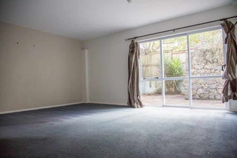 Photo of property in 194a Queen Street, Northcote Point, Auckland, 0627