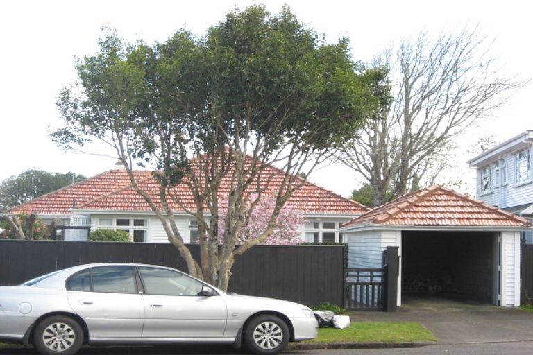 Photo of property in 19 George Street, Lower Vogeltown, New Plymouth, 4310