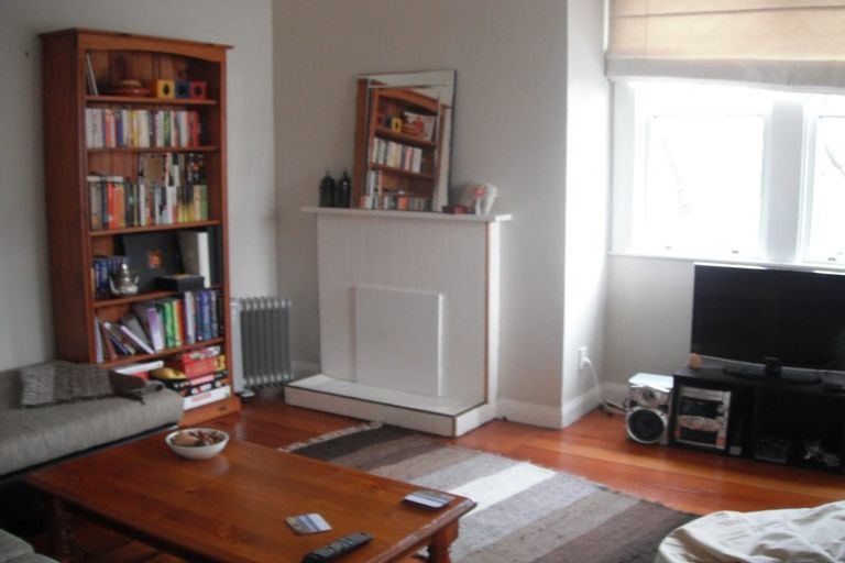 Photo of property in 8 Davis Street, Thorndon, Wellington, 6011