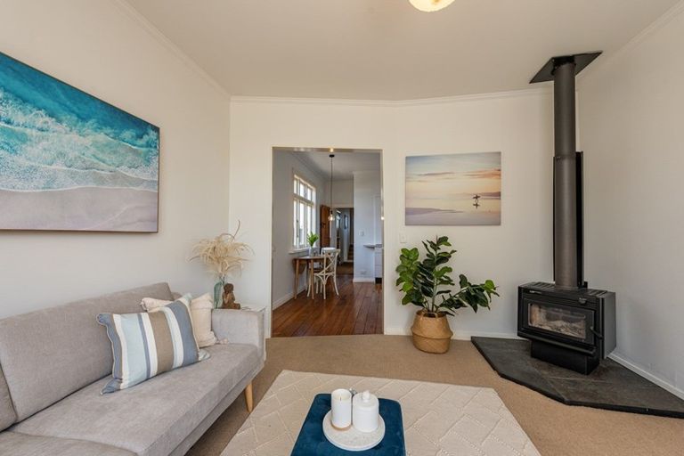 Photo of property in 36 Apu Crescent, Lyall Bay, Wellington, 6022