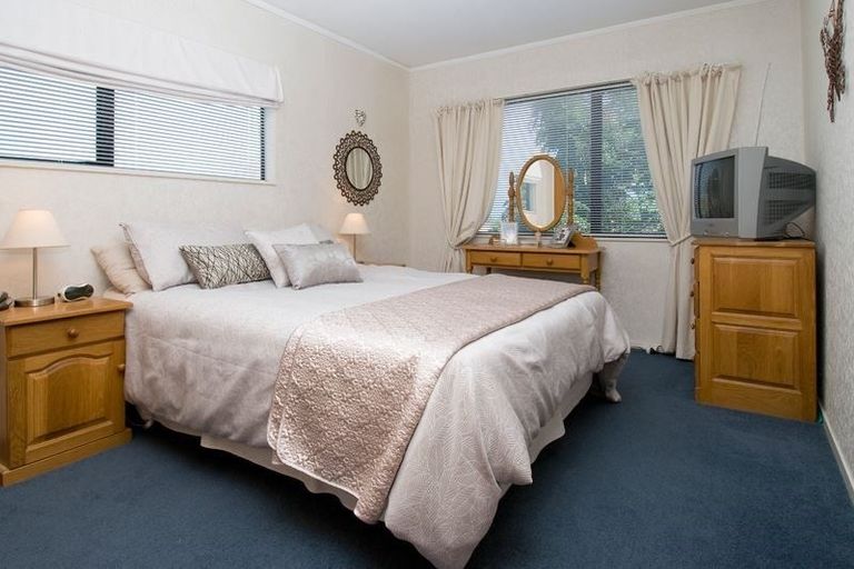 Photo of property in 1/25 Golfland Drive, Golflands, Auckland, 2013