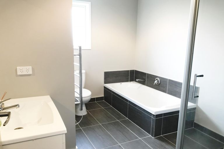 Photo of property in 9 Mcneish Place, Pokeno, 2402