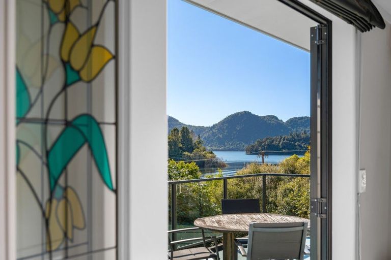 Photo of property in 9 Benn Road, Lake Okareka, Rotorua, 3076