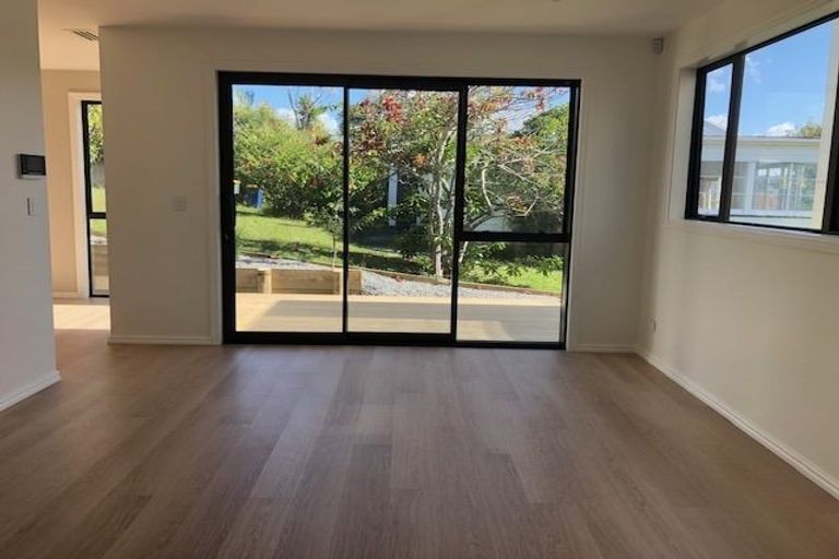 Photo of property in 12c Newhaven Terrace, Mairangi Bay, Auckland, 0630