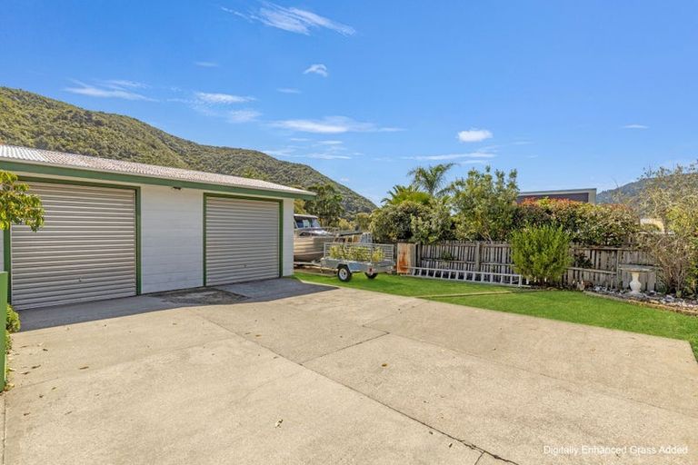 Photo of property in 17 Huia Street, Waikawa, Picton, 7220