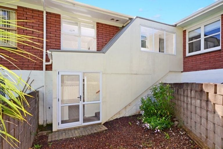 Photo of property in 4/155 Shakespeare Road, Milford, Auckland, 0620
