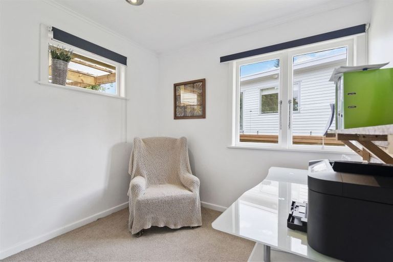 Photo of property in 4 Greville Road, Pinehill, Auckland, 0632