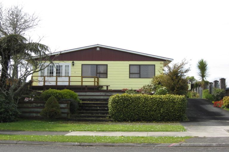 Photo of property in 1 Towai Street, Inglewood, 4330