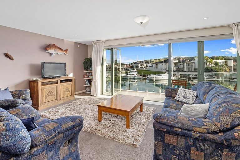 Photo of property in 44 Harbour Village Drive, Gulf Harbour, Whangaparaoa, 0930