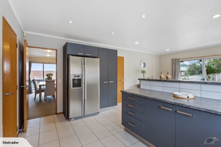 Photo of property in 6 Chedworth Drive, Glenfield, Auckland, 0629