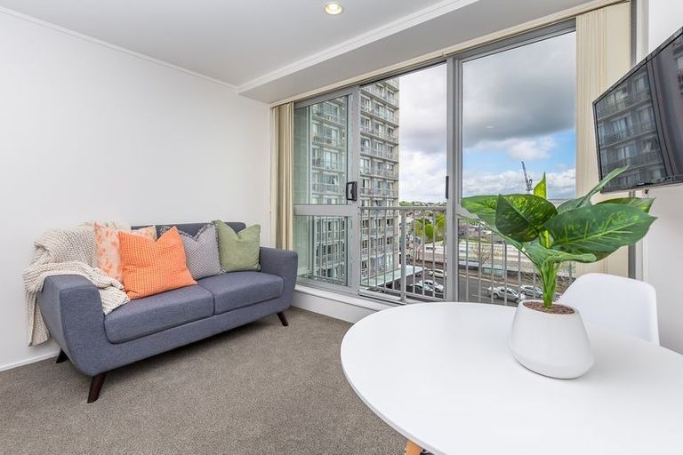 Photo of property in 44 Corricvale Way, Northcross, Auckland, 0630