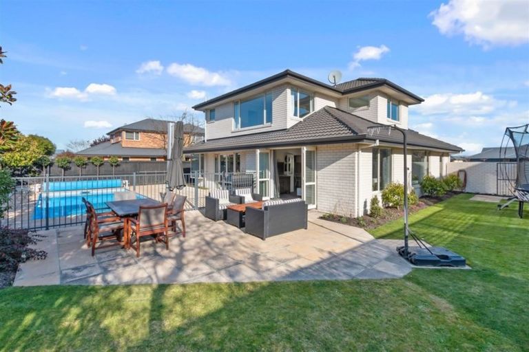 Photo of property in 7 Saint Clair Close, Harewood, Christchurch, 8051