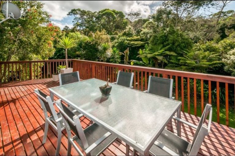 Photo of property in 89 John Downs Drive, Browns Bay, Auckland, 0630