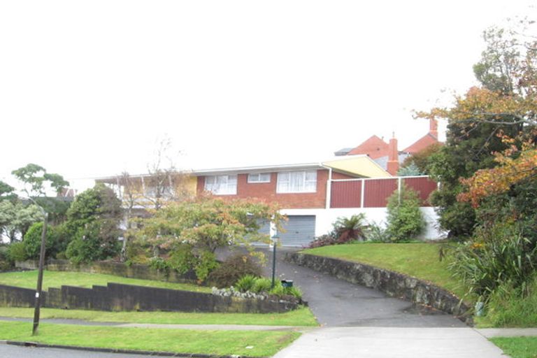 Photo of property in 7 Cheriton Road, Mellons Bay, Auckland, 2014