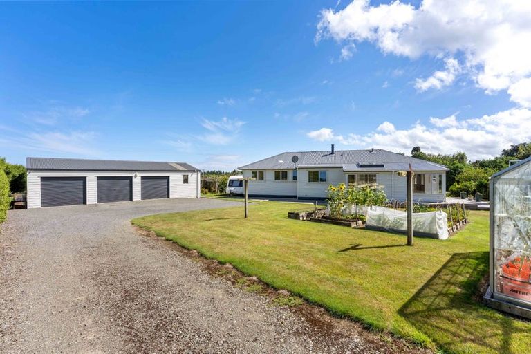 Photo of property in 3 Sutton Road, Te Horo, Otaki, 5582