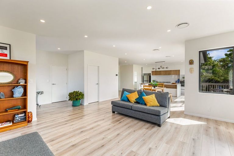 Photo of property in 12 Cirrus Way, Ranui, Auckland, 0612