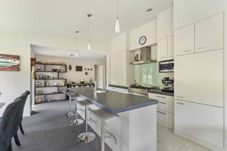 Photo of property in 58d Gilbert Street, New Plymouth, 4310