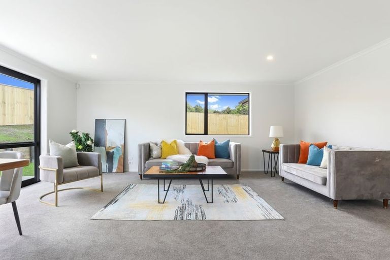 Photo of property in 61 Leathem Crescent, Pokeno, 2402