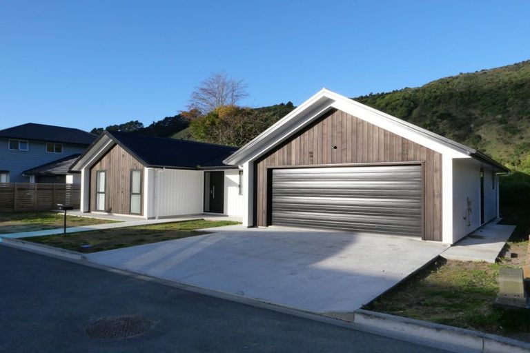 Photo of property in 13 Rongomau Lane, Raumati South, Paraparaumu, 5032