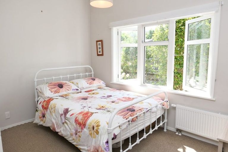 Photo of property in 213 Te Moana Road, Waikanae, 5036