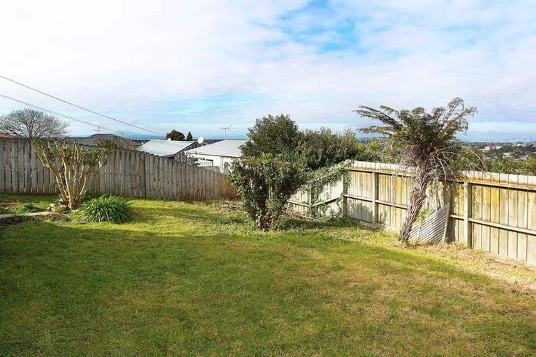 Photo of property in 73a Target Road, Totara Vale, Auckland, 0629