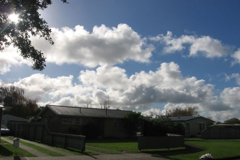 Photo of property in 4 Halswell Crescent, Westbrook, Palmerston North, 4412