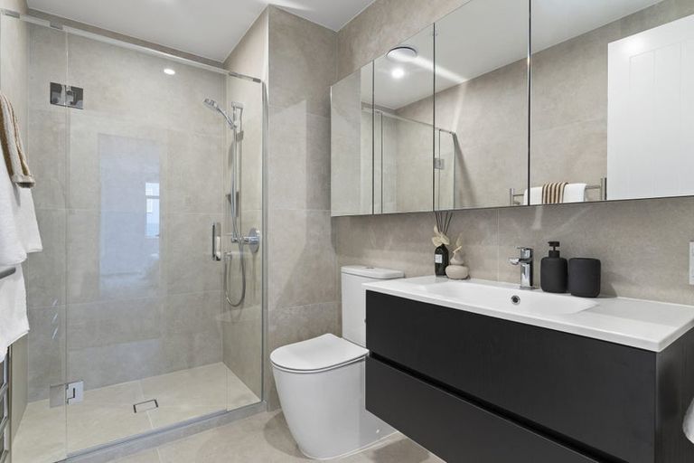 Photo of property in 121 Hibiscus Drive, Orewa, 0931