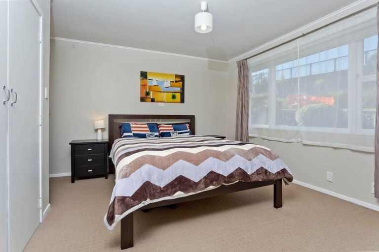 Photo of property in 598 Glenfield Road, Bayview, Auckland, 0629