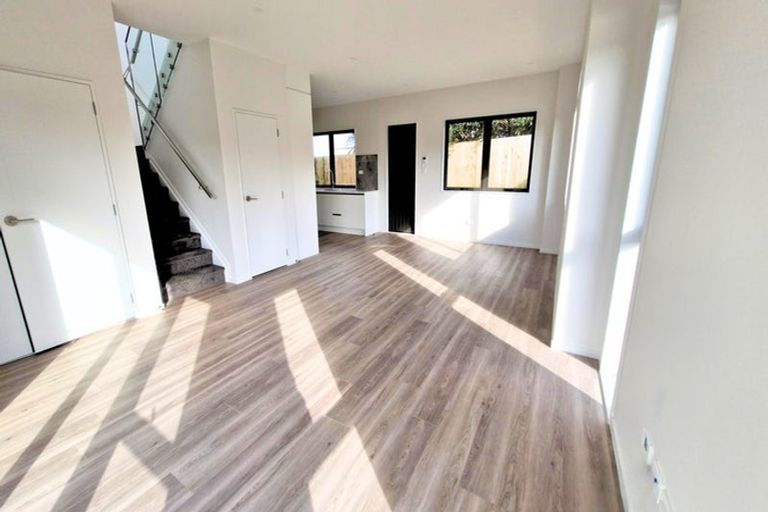 Photo of property in 90d Moire Road, Massey, Auckland, 0614