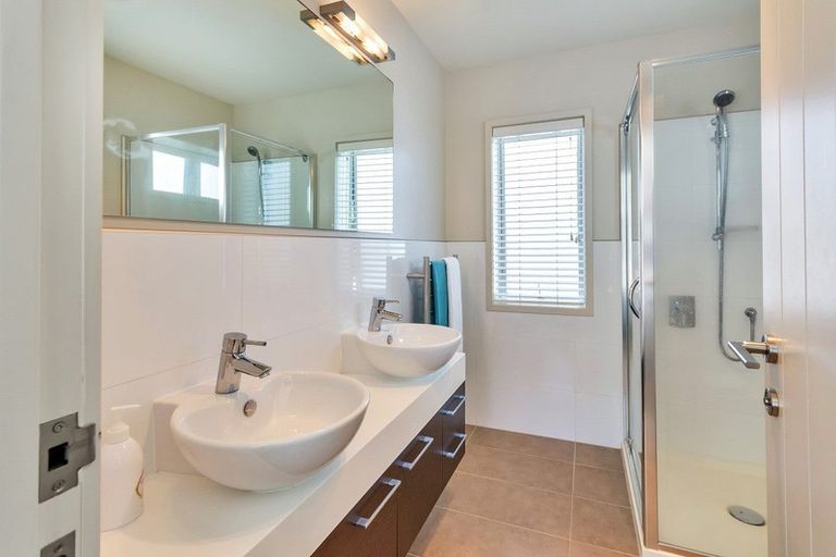 Photo of property in 9 Eaves Bush Parade, Orewa, 0931