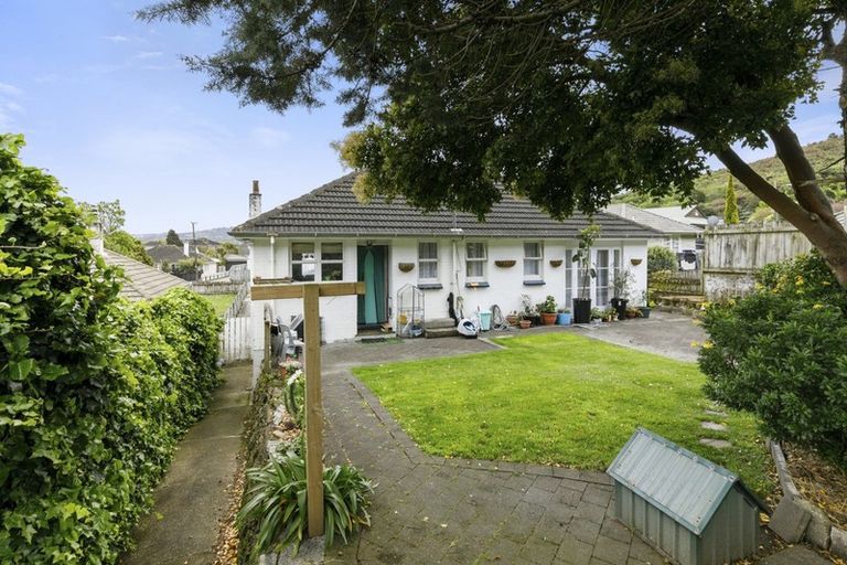 Photo of property in 52 Kowhai Street, Wainuiomata, Lower Hutt, 5014