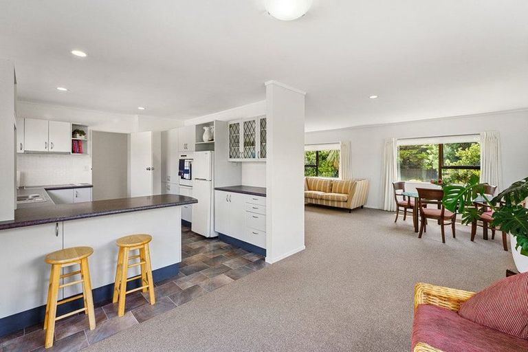 Photo of property in 104 Tutere Street, Waikanae Beach, Waikanae, 5036