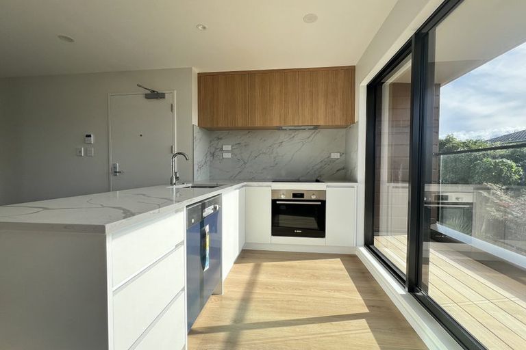 Photo of property in 8/35 Centreway Road, Orewa, 0931