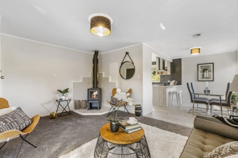 Photo of property in 301 Royal Road, Massey, Auckland, 0614