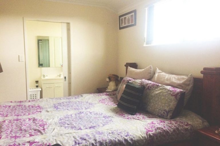 Photo of property in 4 Frederick Reece Drive, The Gardens, Auckland, 2105