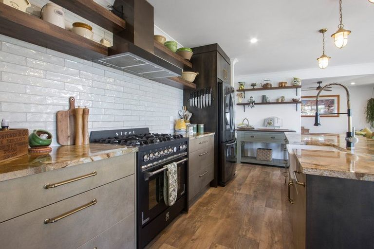 Photo of property in 29 Lakeside Terrace, Omokoroa, 3114