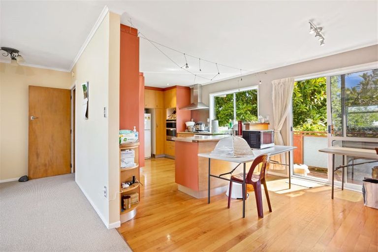 Photo of property in 42 Gordon Avenue, Milford, Auckland, 0620