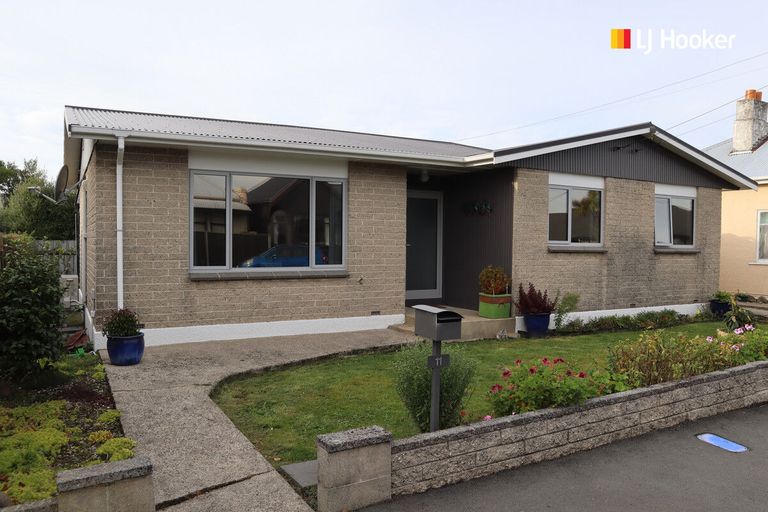 Photo of property in 11 Dick Street, South Dunedin, Dunedin, 9012