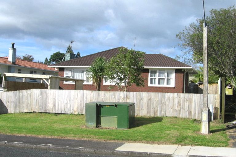 Photo of property in 7 Gill Avenue, Te Atatu Peninsula, Auckland, 0610