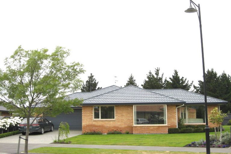 Photo of property in 9 Amoka Crescent, Parklands, Christchurch, 8083