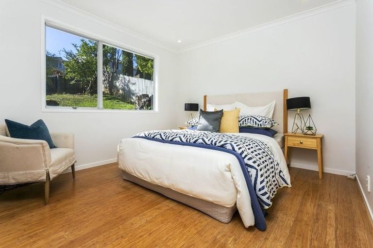 Photo of property in 20 Finn Place, Totara Vale, Auckland, 0629