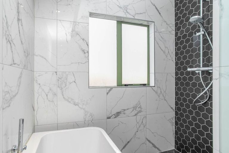 Photo of property in 2/251 Pakuranga Road, Pakuranga, Auckland, 2010