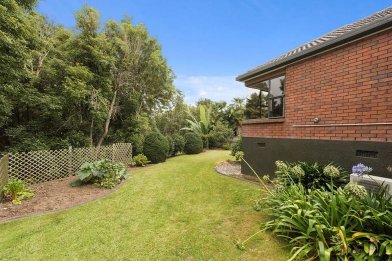 Photo of property in 12 Sunset Close, Western Heights, Hamilton, 3200