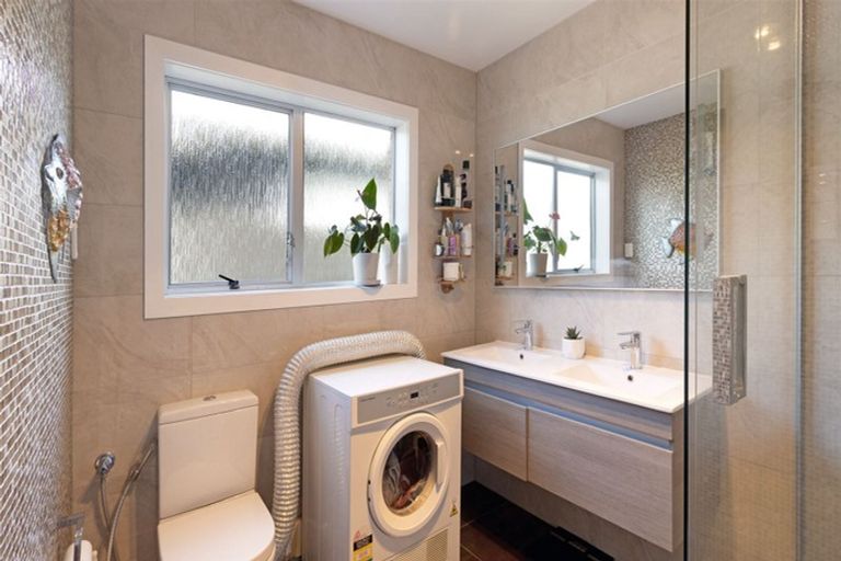 Photo of property in 151 Waimumu Road, Massey, Auckland, 0614