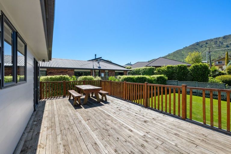 Photo of property in 17 Boons Valley Road, Waikawa, Picton, 7220