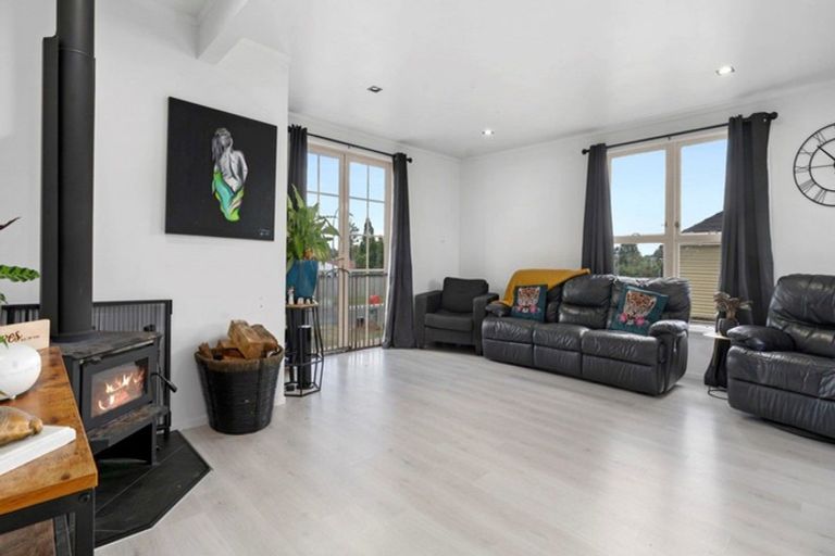 Photo of property in 5 Konini Street, Inglewood, 4330