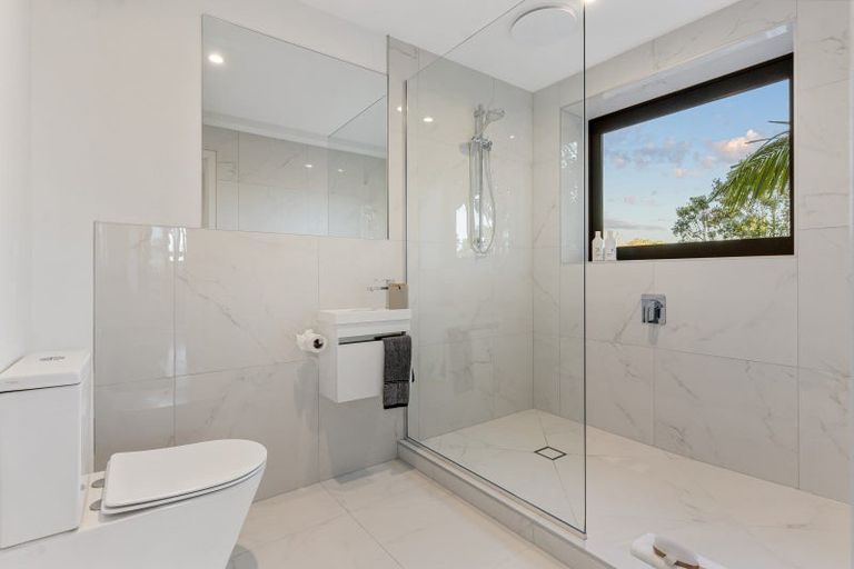 Photo of property in 1/62 Rangatira Road, Beach Haven, Auckland, 0626