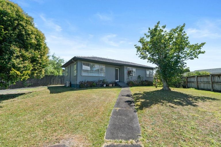 Photo of property in 30 Staverton Crescent, Mangere, Auckland, 2022